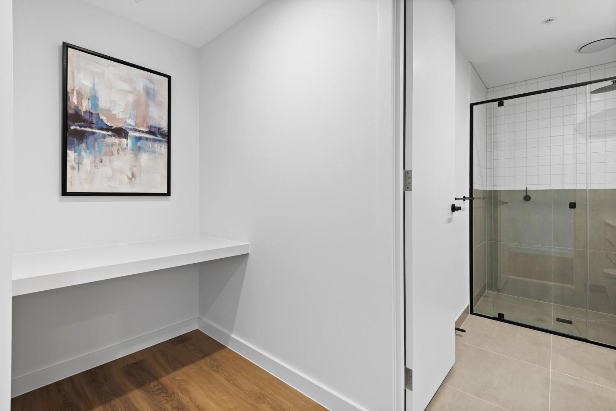 Modern Apartment On Burgundy Precinct & Parklands Мельбурн Экстерьер фото